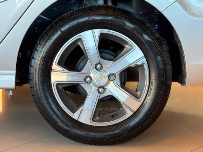 CHEVROLET - PRISMA - 2016/2017 - Prata - R$ 66.900,00