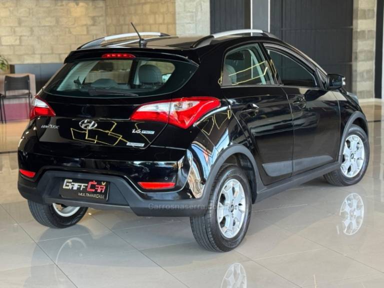 HYUNDAI - HB20X - 2013/2014 - Preta - R$ 59.900,00