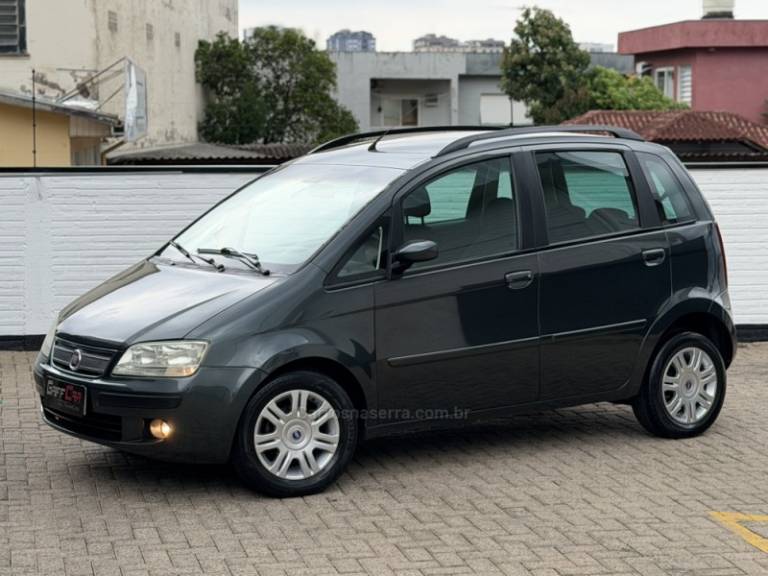 FIAT - IDEA - 2008/2008 - Cinza - R$ 25.900,00