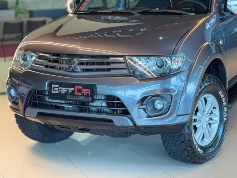 MITSUBISHI - L200 TRITON - 2014/2015 - Cinza - R$ 114.900,00