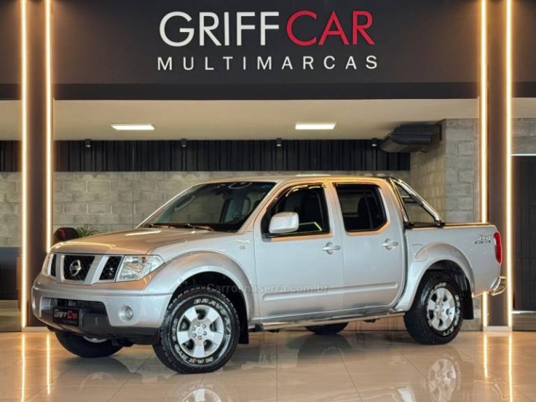 NISSAN - FRONTIER - 2012/2013 - Prata - R$ 84.900,00