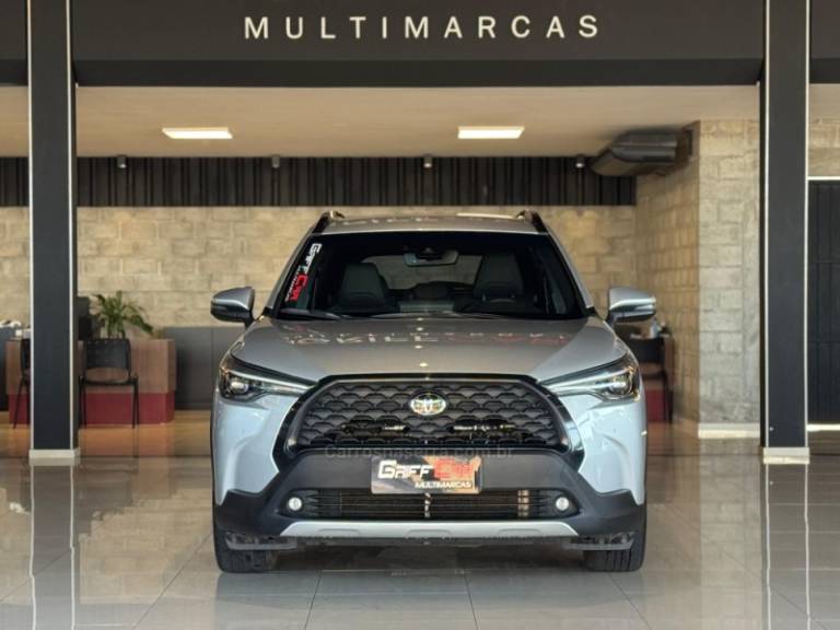 TOYOTA - COROLLA - 2022/2023 - Prata - R$ 148.900,00