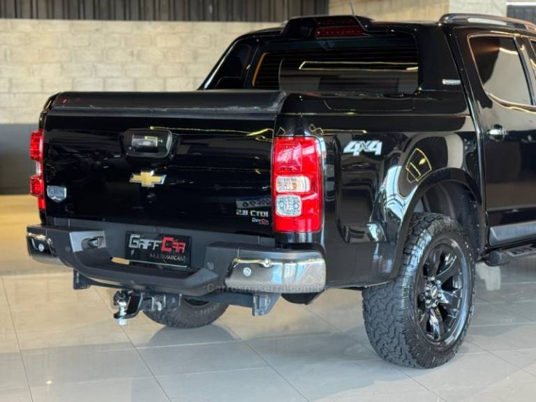 CHEVROLET - S10 - 2021/2022 - Preta - R$ 203.900,00