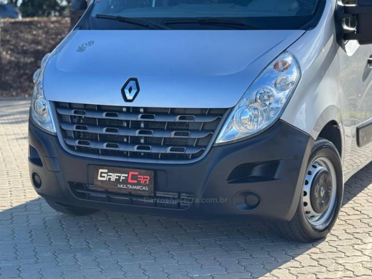RENAULT - MASTER - 2015/2016 - Prata - R$ 174.900,00
