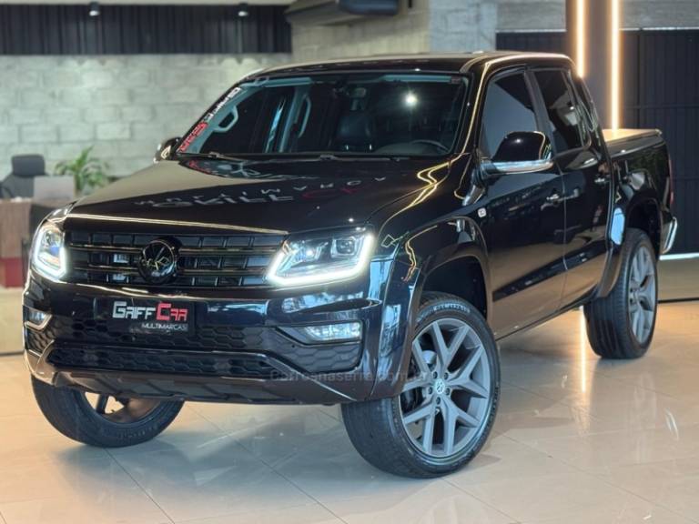 VOLKSWAGEN - AMAROK - 2017/2018 - Preta - R$ 144.900,00