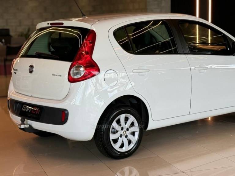 FIAT - PALIO - 2014/2015 - Branca - R$ 39.900,00