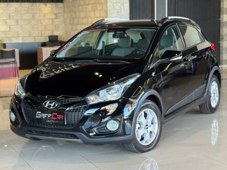 HYUNDAI - HB20X - 2013/2014 - Preta - R$ 59.900,00