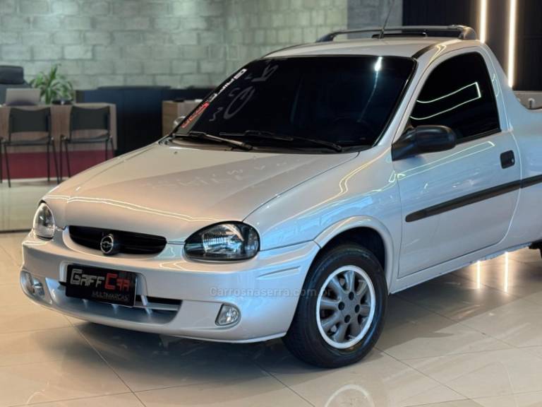 CHEVROLET - CORSA - 2003/2003 - Prata - R$ 32.900,00