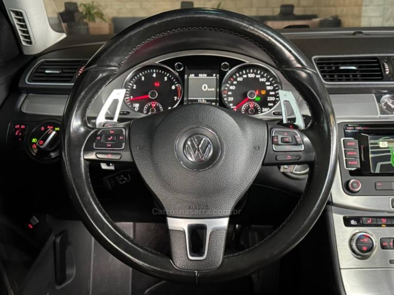 VOLKSWAGEN - PASSAT - 2013/2014 - Branca - R$ 89.900,00