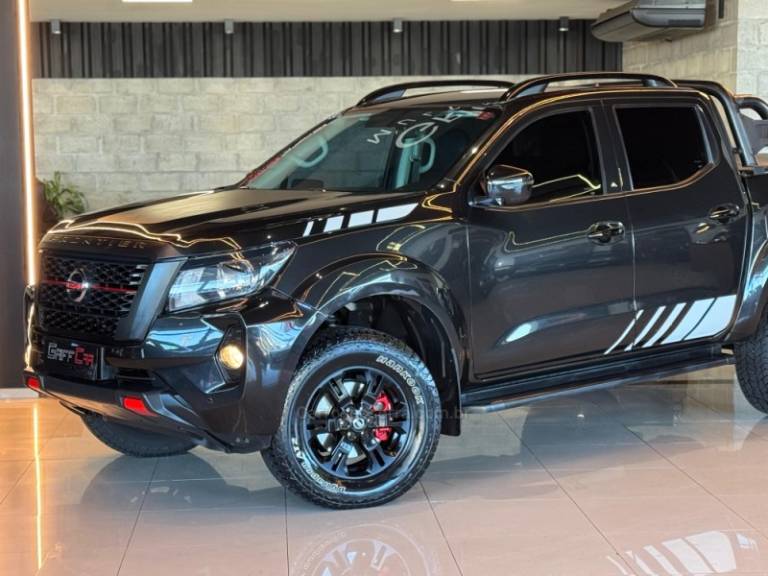 NISSAN - FRONTIER - 2022/2023 - Preta - R$ 183.900,00