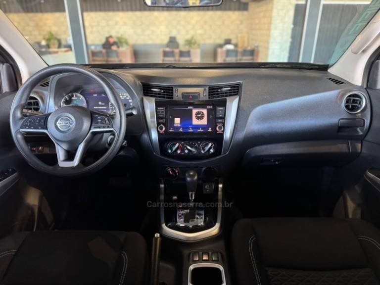 NISSAN - FRONTIER - 2022/2023 - Preta - R$ 183.900,00