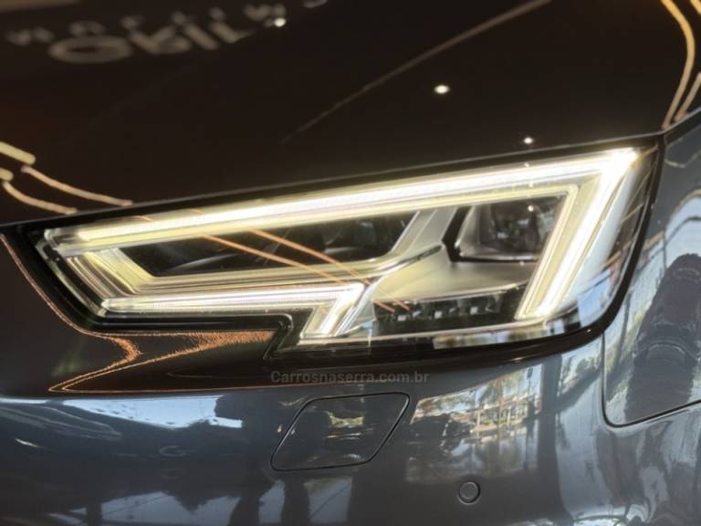 AUDI - A4 - 2019/2019 - Cinza - R$ 199.900,00