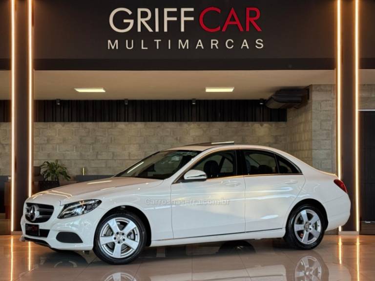 MERCEDES-BENZ - C 200 - 2015/2016 - Branca - R$ 125.900,00
