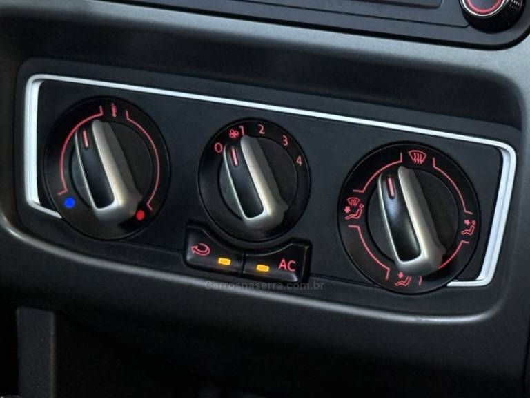 VOLKSWAGEN - FOX - 2019/2019 - Branca - R$ 61.900,00