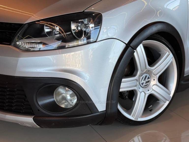 VOLKSWAGEN - SPACE CROSS - 2013/2013 - Prata - R$ 52.900,00