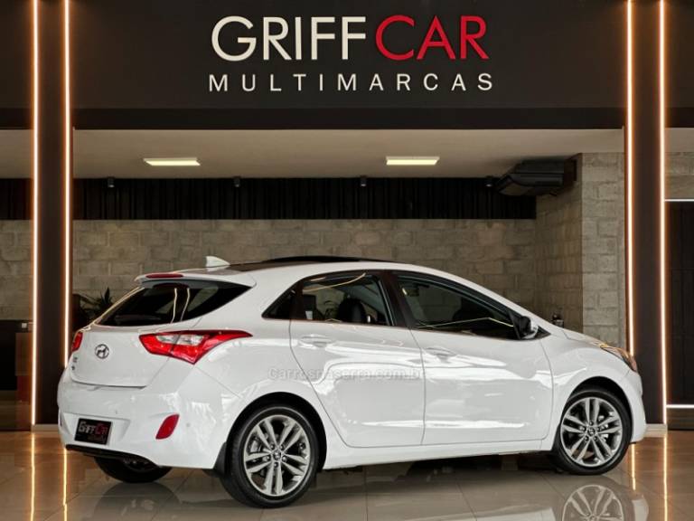 HYUNDAI - I30 - 2015/2016 - Branca - R$ 83.900,00