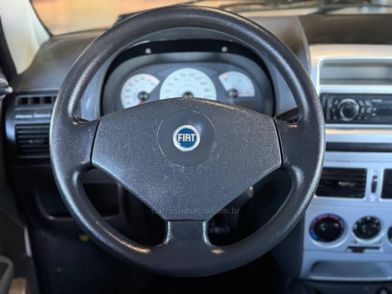 FIAT - PALIO - 2007/2008 - Prata - R$ 32.900,00