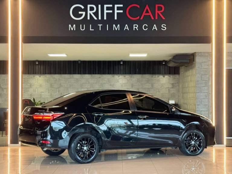 TOYOTA - COROLLA - 2018/2019 - Preta - R$ 91.900,00