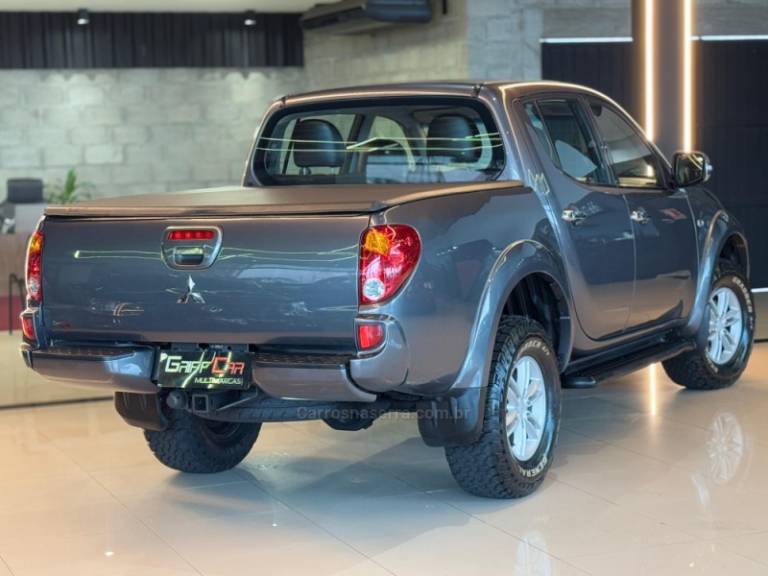 MITSUBISHI - L200 TRITON - 2014/2015 - Cinza - R$ 114.900,00