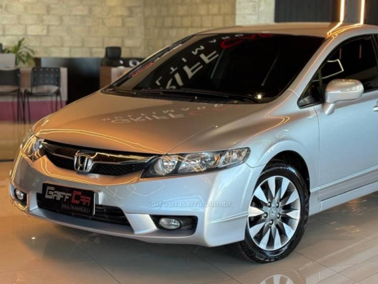 HONDA - CIVIC - 2011/2011 - Prata - R$ 63.900,00