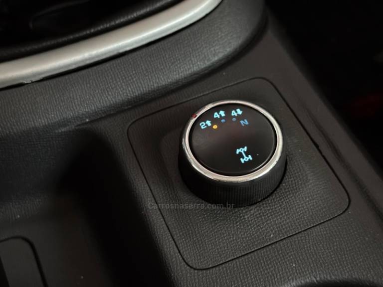 CHEVROLET - S10 - 2014/2014 - Prata - R$ 109.900,00