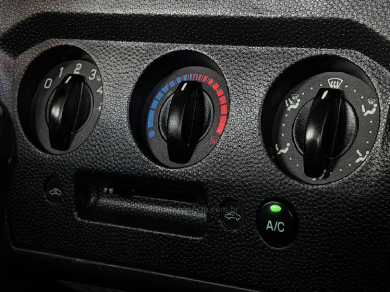 FORD - FIESTA - 2010/2011 - Preta - R$ 28.900,00