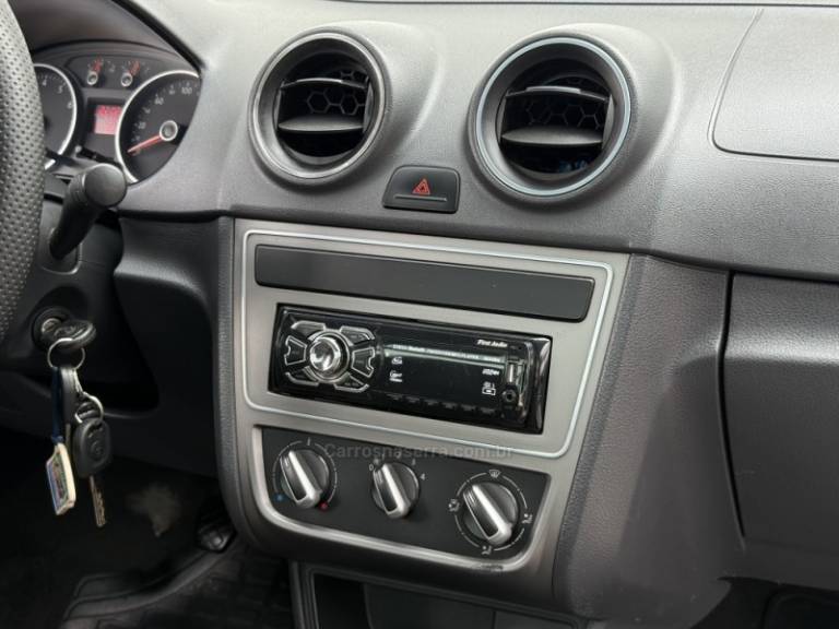 VOLKSWAGEN - SAVEIRO - 2013/2014 - Branca - Sob Consulta