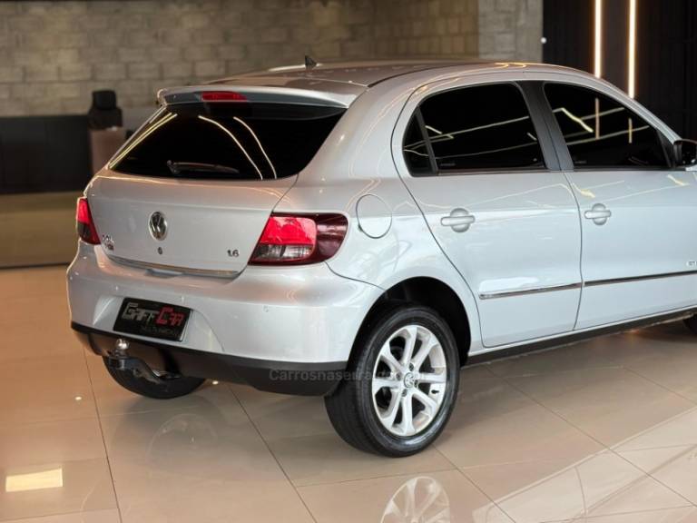 VOLKSWAGEN - GOL - 2010/2011 - Prata - R$ 36.900,00