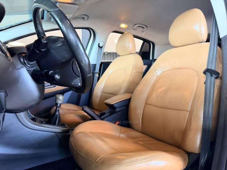 FIAT - BRAVO - 2015/2016 - Branca - R$ 52.900,00