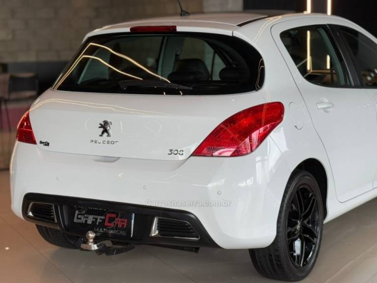 PEUGEOT - 308 - 2013/2014 - Branca - R$ 42.900,00