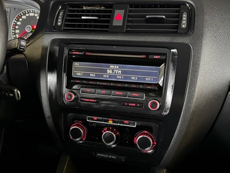 VOLKSWAGEN - JETTA - 2011/2012 - Azul - R$ 59.900,00