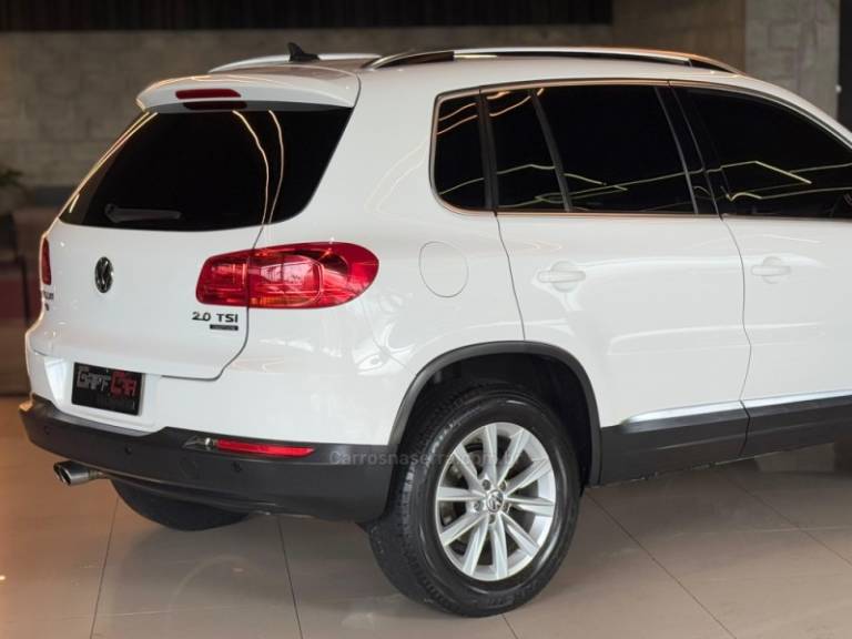 VOLKSWAGEN - TIGUAN - 2013/2014 - Branca - R$ 69.900,00