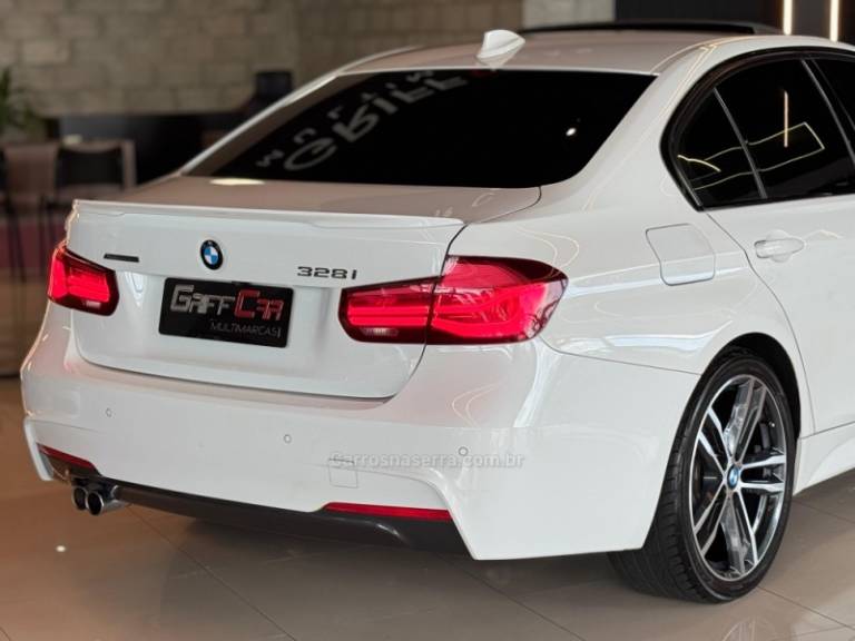 BMW - 328I - 2017/2018 - Branca - R$ 184.900,00