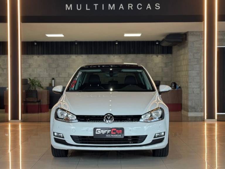VOLKSWAGEN - GOLF - 2017/2017 - Branca - R$ 109.900,00