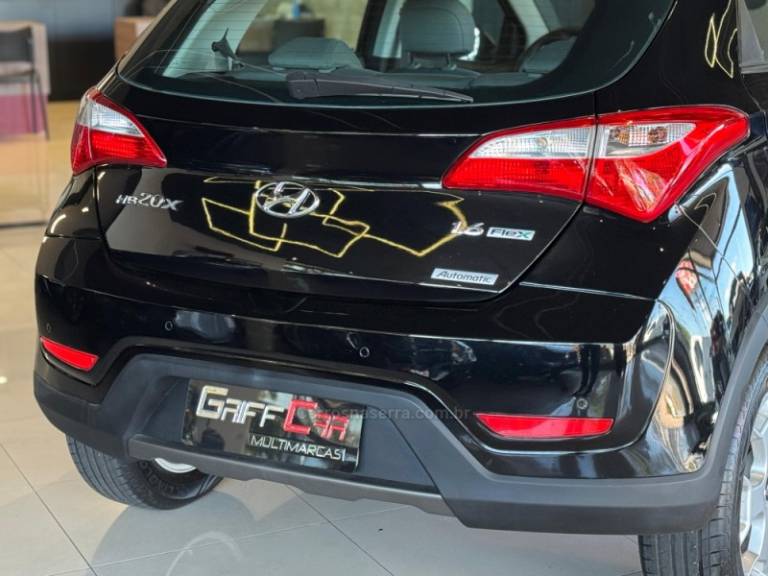 HYUNDAI - HB20X - 2013/2014 - Preta - R$ 59.900,00