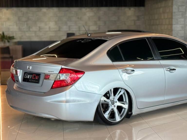 HONDA - CIVIC - 2011/2012 - Prata - R$ 77.900,00