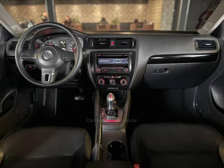 VOLKSWAGEN - JETTA - 2011/2012 - Azul - R$ 59.900,00