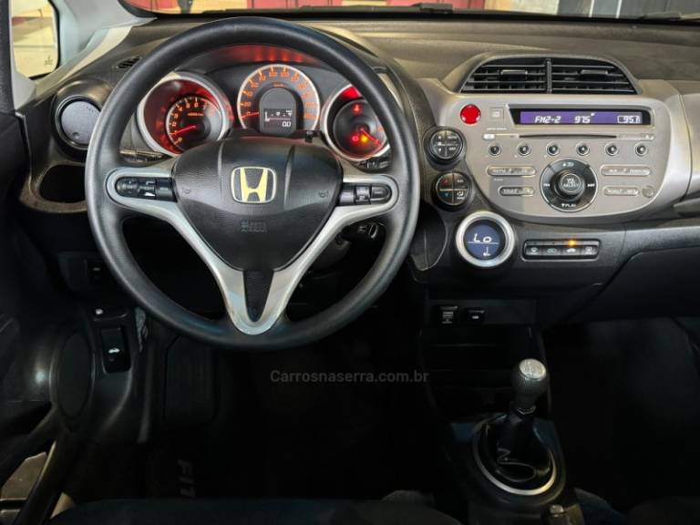 HONDA - FIT - 2011/2012 - Cinza - R$ 49.900,00