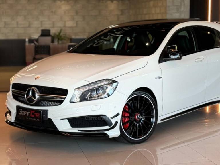 MERCEDES-BENZ - A 45 AMG - 2014/2015 - Branca - R$ 179.900,00