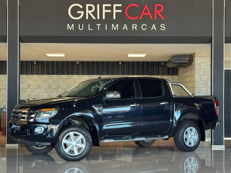 FORD - RANGER - 2014/2015 - Cinza - R$ 94.900,00