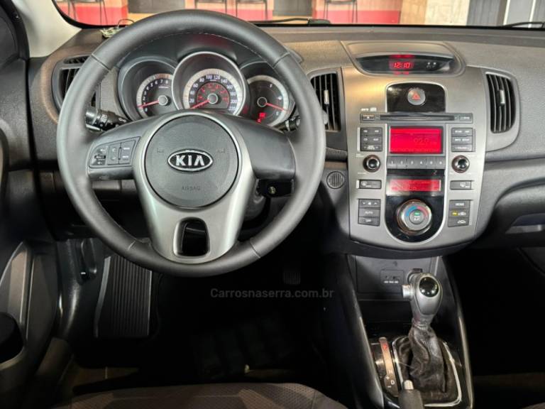 KIA MOTORS - CERATO - 2011/2011 - Vinho - R$ 49.900,00