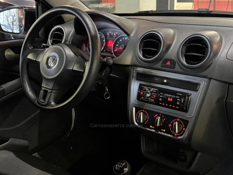 VOLKSWAGEN - SAVEIRO - 2014/2015 - Branca - R$ 52.900,00