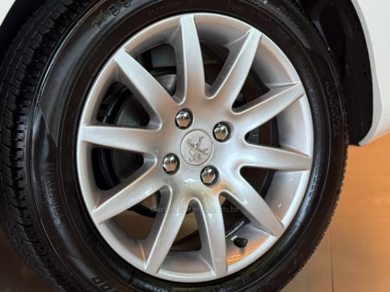 PEUGEOT - 308 - 2013/2014 - Branca - R$ 46.900,00