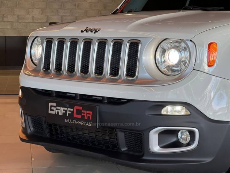 JEEP - RENEGADE - 2017/2018 - Branca - R$ 84.900,00