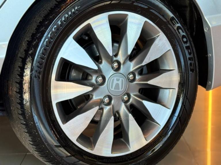 HONDA - CIVIC - 2011/2011 - Prata - R$ 63.900,00