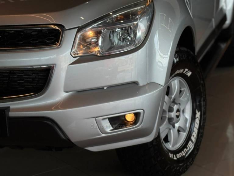 CHEVROLET - S10 - 2014/2014 - Prata - R$ 109.900,00
