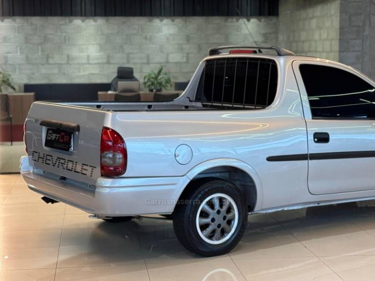 CHEVROLET - CORSA - 2003/2003 - Prata - R$ 32.900,00