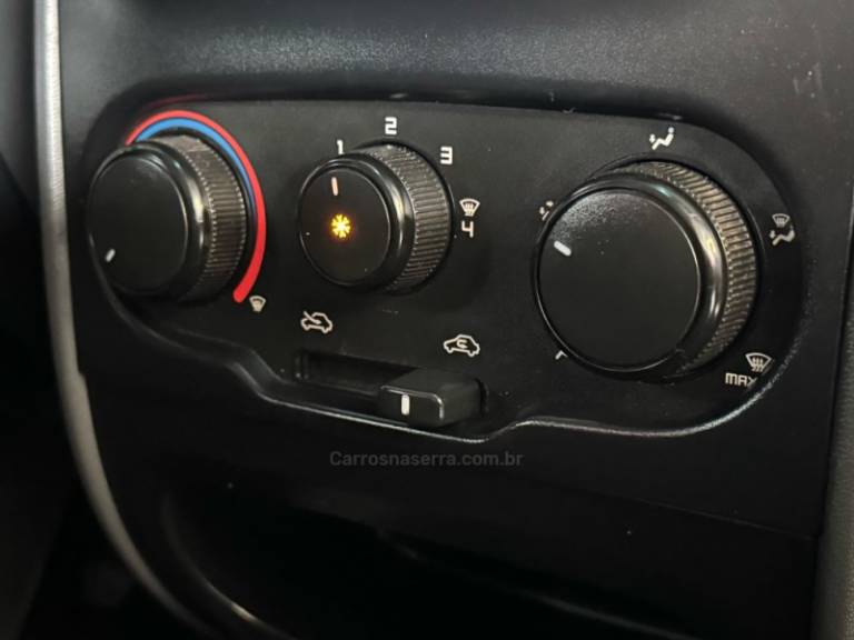 FIAT - STRADA - 2015/2015 - Branca - R$ 52.900,00