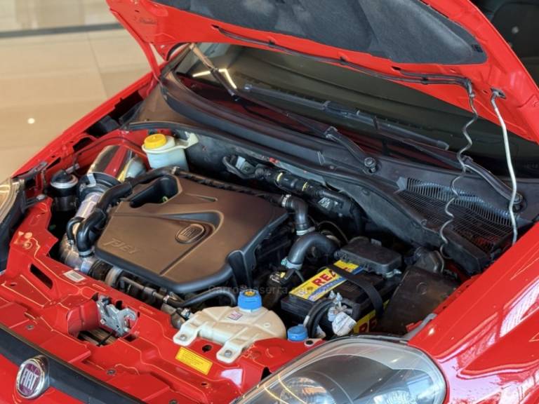 FIAT - PUNTO - 2014/2014 - Vermelha - R$ 89.900,00