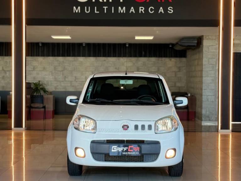 FIAT - UNO - 2014/2015 - Branca - R$ 35.900,00